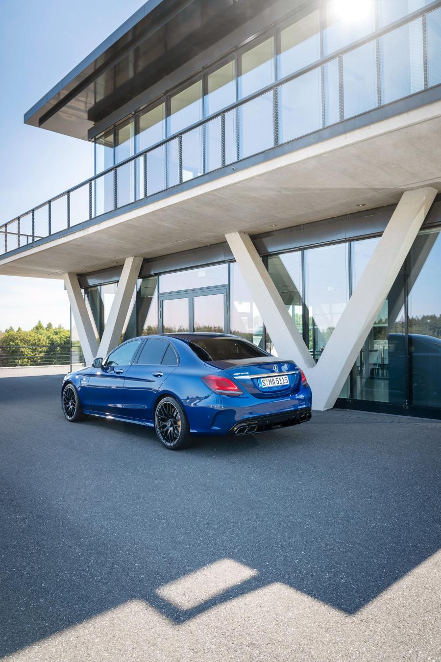  Mercedes-AMG C63 S (W205) 2018 года  (WW) (фото 9 из 44)